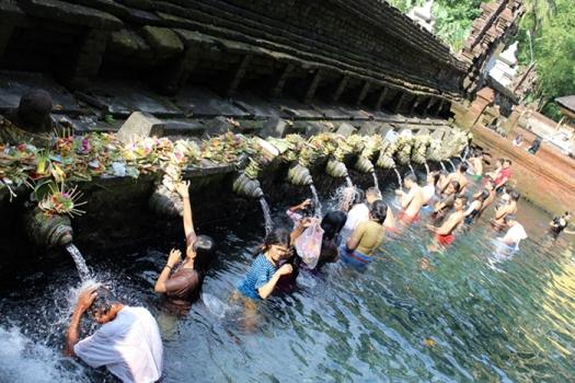 The pond of Tirta Empul Temple